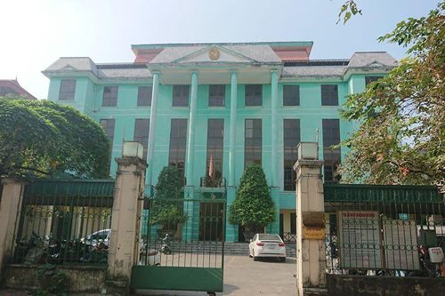 Bị cáo bỏ trốn khi bị dẫn giải đi xét xử ở Hà Nội