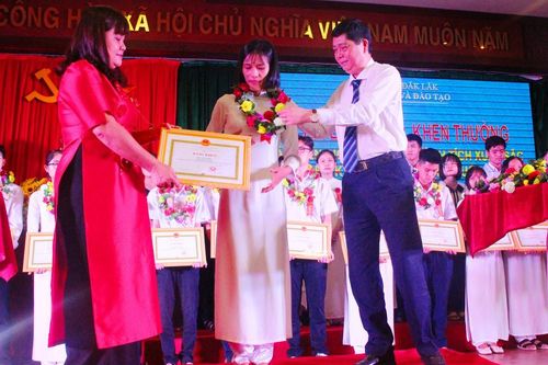 Đắk Lắk vinh danh học sinh giỏi cấp quốc gia năm học 2019-2020