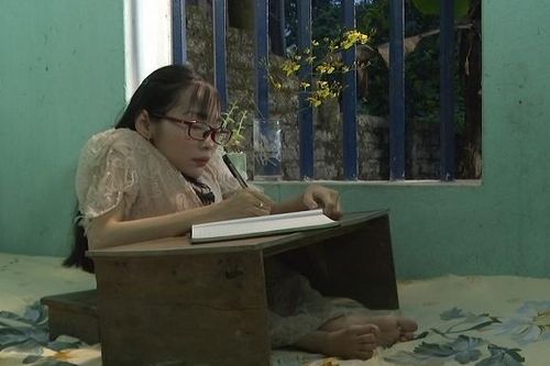 Cô giáo xương thủy tinh với lớp học '5 không'