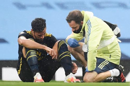 Arsenal gặp họa lớn sau thảm bại Man City