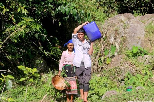 Khát ở vùng biên giới