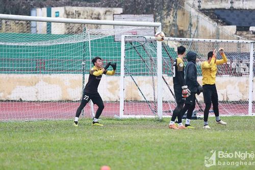 Thủ môn nào của SLNA đang có số trận liên tiếp giữ sạch lưới nhiều nhất?