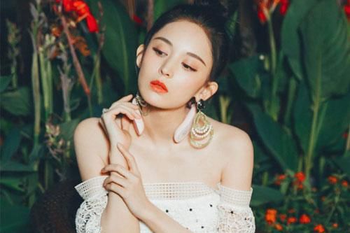 Mỹ nữ Tân Cương xinh đẹp như công chúa cổ tích