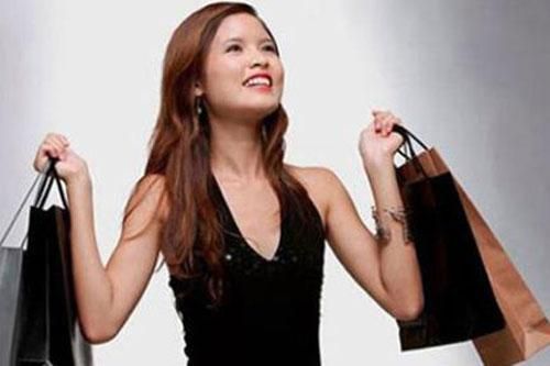 Tôi đang nợ 'ngập đầu' mà vợ bỏ vẫn 100 triệu 'tân trang' nhan sắc