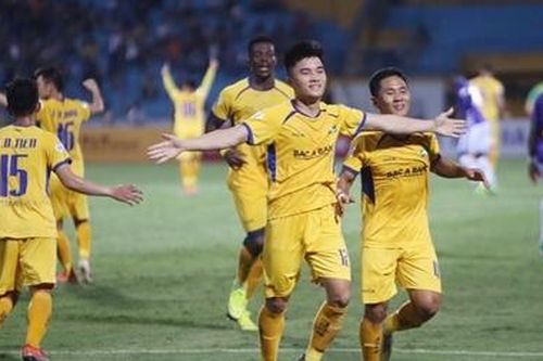 Quang Hải 'tắt điện', Hà Nội ngậm ngùi nhận thất bại trên sân nhà