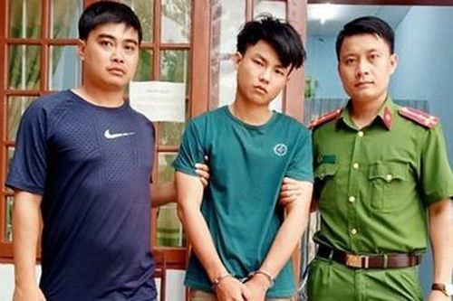 Khởi tố, tạm giam đối tượng dùng bình xịt hơi cay để cướp tài sản