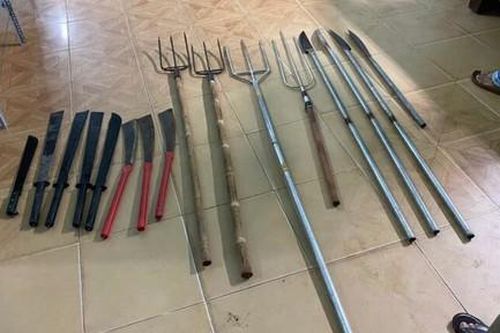 TPHCM: Chặn nhóm học sinh dùng hung khí đánh nhau