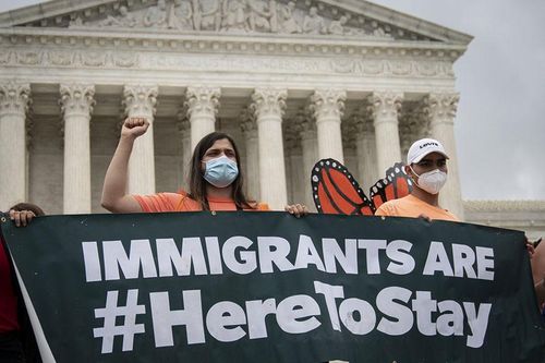 Tòa án Mỹ ngăn Tổng thống Donald Trump trục xuất người nhập cư