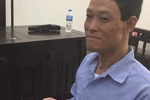 Hất xăng đốt khiến con riêng của vợ tử vong, gã chồng độc ác lĩnh án tử