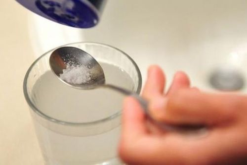Súc miệng bằng nước muối tốt cho răng