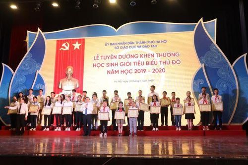 Hơn 500 tấm gương xuất sắc nỗ lực vượt khó của ngành giáo dục Thủ đô