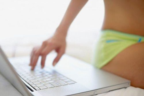 Vấn nạn lừa chat sex tống tiền qua mạng tại Mỹ tăng cao