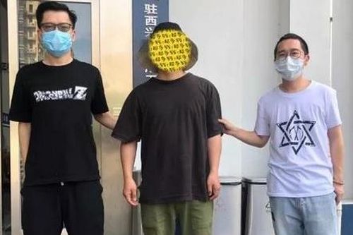 Chủ hãng phim Trung Quốc ngồi tù vì đột nhập nhà dân