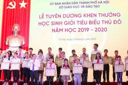 Hà Nội tuyên dương học sinh giỏi tiêu biểu năm học 2019-2020