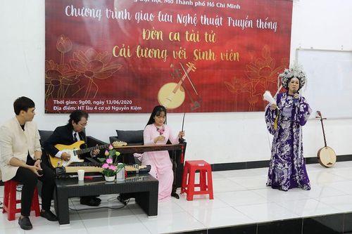 Giao lưu nghệ thuật 'Đờn ca tài tử - Cải lương với sinh viên'