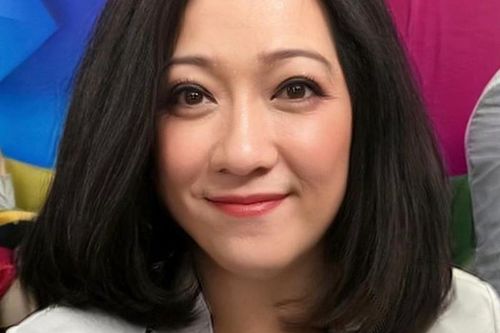 Sao Việt đua nhau dùng 'app chuyển giới': Vui thôi, đừng vui quá!