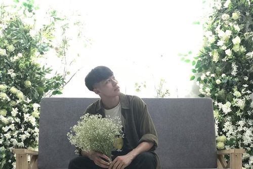 Lớp trưởng đẹp trai khóc như mưa khi chụp kỷ yếu và lời nhắn dễ thương