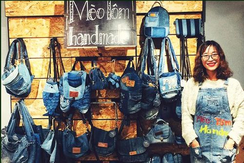 9X kiếm tiền và lan tỏa lối sống xanh nhờ 'tái sinh' đồ jean cũ
