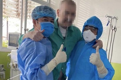 Bệnh nhân mắc COVID-19 là phi công người Anh có thể về nước trên ghế thương gia