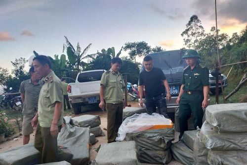 Một tấn nầm lợn thối nhập lậu từ Trung Quốc suýt lên bàn nhậu