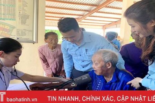 Formosa Hà Tĩnh phối hợp khám, cấp phát thuốc cho hơn 300 người dân