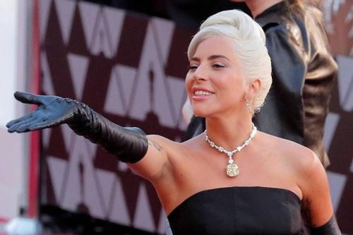 Lady Gaga lộ mặt mộc, fan khen ngợi hết lời