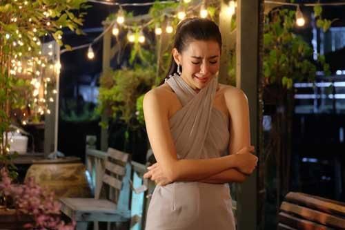 10 năm ngày cưới, chồng làm cỗ linh đình, tặng vợ 5 tỷ làm quà rồi tuyên bố ly hôn