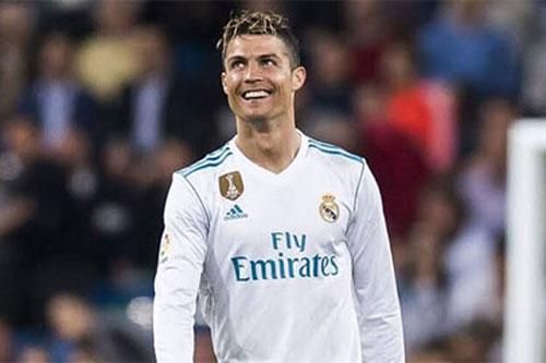 Bằng chứng cho thấy Ronaldo chỉ là 'cầu thủ nhỏ trong trận cầu lớn'
