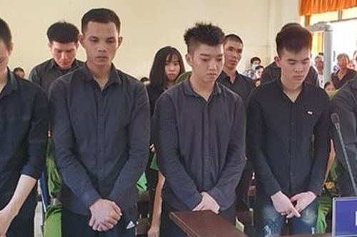 Án mạng chỉ từ chuyện bình phẩm 'hình xăm hổ báo'
