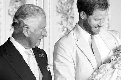 Lộ kế hoạch đến Mỹ 'giải cứu' cháu trai Archie khỏi vợ chồng Harry - Meghan Marlke của Thái tử Charles?