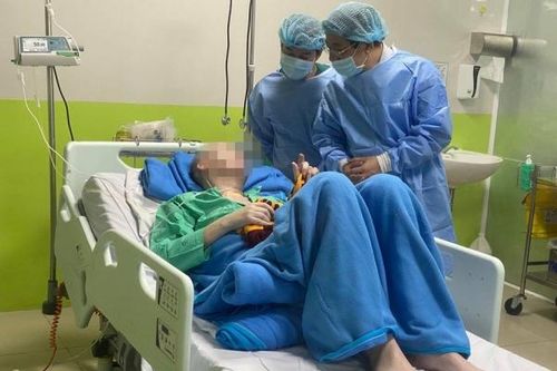 Nam phi công hồi phục phổi và sức cơ chân rất nhanh, sẽ sớm được ra viện