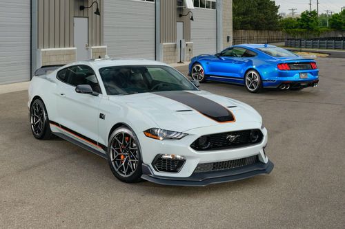 Ford Mustang Mach 1 - huyền thoại trong phim James Bond tái xuất