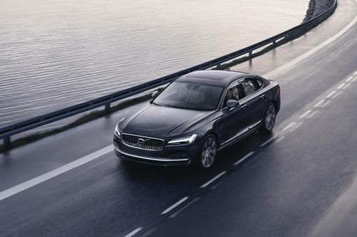 Giới hạn tốc độ 180 km/h của Volvo gây tranh cãi