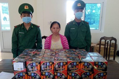 Triệt phá tụ điểm đánh bạc quy mô lớn và vận chuyển pháo lậu ở khu vực biên giới