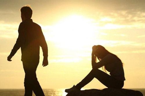 Giờ em mới hiểu thế nào là yêu đúng người nhưng sai thời điểm