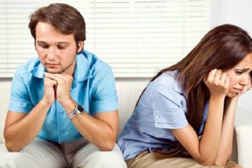 Em ôm đồng nghiệp khi vừa chia tay tôi được một tuần