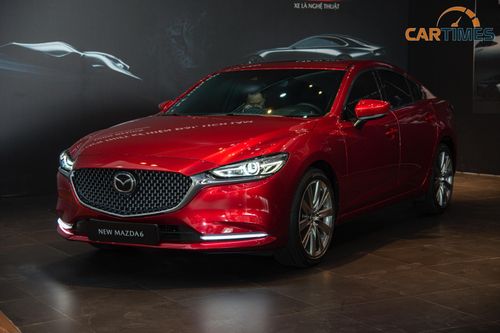 Cận cảnh xe Mazda6 2020 phiên bản Signature Premium tại đại lý
