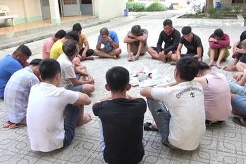 Phá sòng bạc quy mô lớn ngày cuối tuần