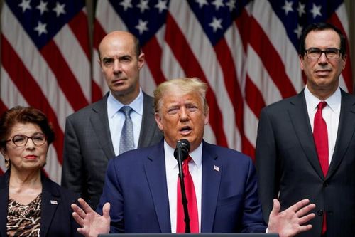 6 thành viên nhóm vận động tranh cử của ông Trump dương tính với COVID-19