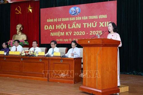 Đẩy mạnh hơn nữa công tác tham mưu với Đảng trong công tác vận động quần chúng, nhân dân