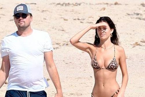 Leonardo Dicaprio yêu chiều bạn gái kém 23 tuổi