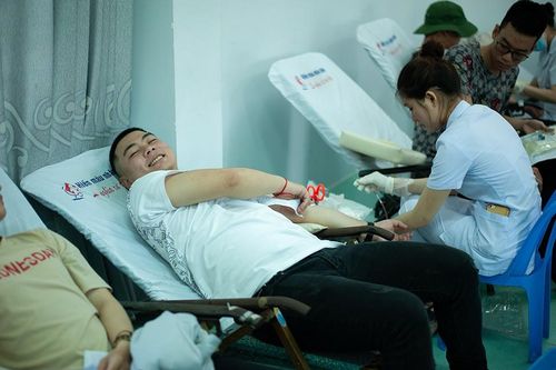 Những giọt máu hiếm trao tặng giữa mùa COVID