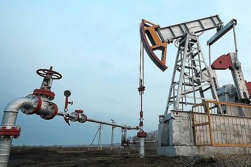 Giá dầu hôm nay tiếp tục đà tăng nhờ tuân thủ cắt giảm sản lượng