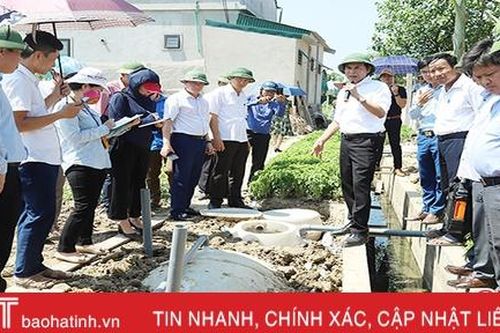 Mỗi hộ gia đình nông thôn Hà Tĩnh cần có 2 - 3 thùng, giỏ phân loại rác trở lên