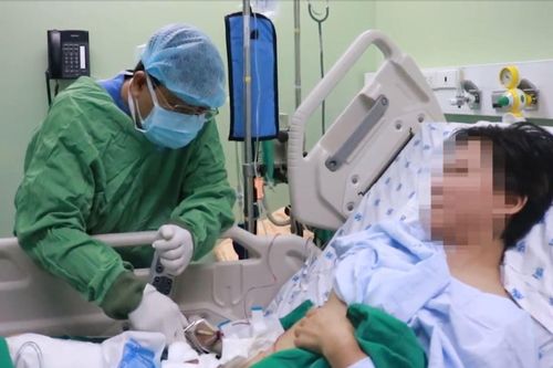 Người mẹ hiến quả thận tốt nhất để cứu con gái bị suy thận giai đoạn cuối