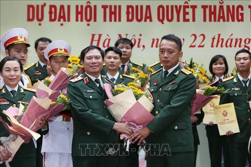 Gặp mặt đại biểu dự Đại hội Thi đua quyết thắng toàn quân lần thứ X
