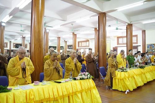 Hà Nội : Trường Trung cấp Phật học TP khai giảng