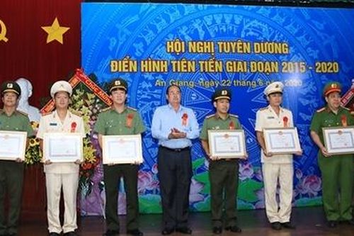 Công an tỉnh An Giang tuyên dương điển hình tiên tiến