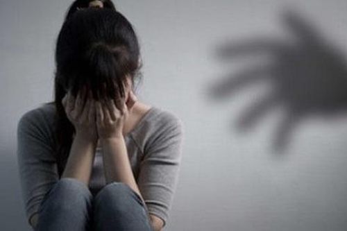 Nghệ An: Cho bé gái 10 ngàn đồng để giở trò đồi bại