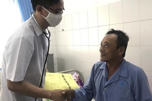 Cứu sống bệnh nhân chảy máu dạ dày ồ ạt